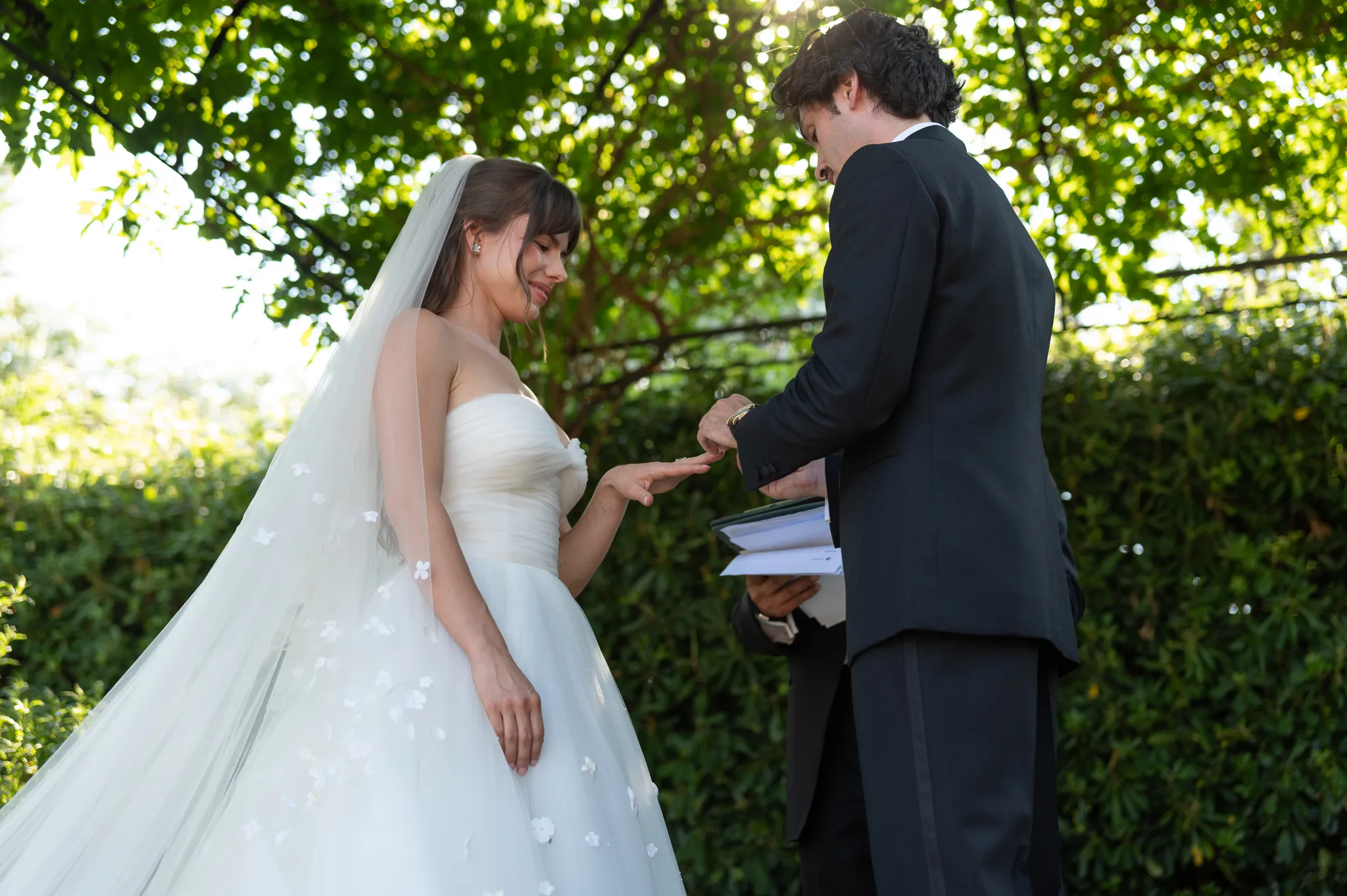 Beeld van de bruiloft van Dylan Jagger Lee en Paula Bruss