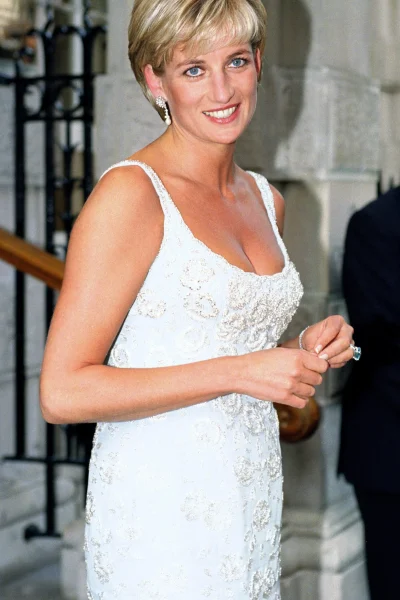 celebrity-nagelstylisten-onthullen-het-geheim-achter-prinses-dianas-perfecte-french-tip-402368