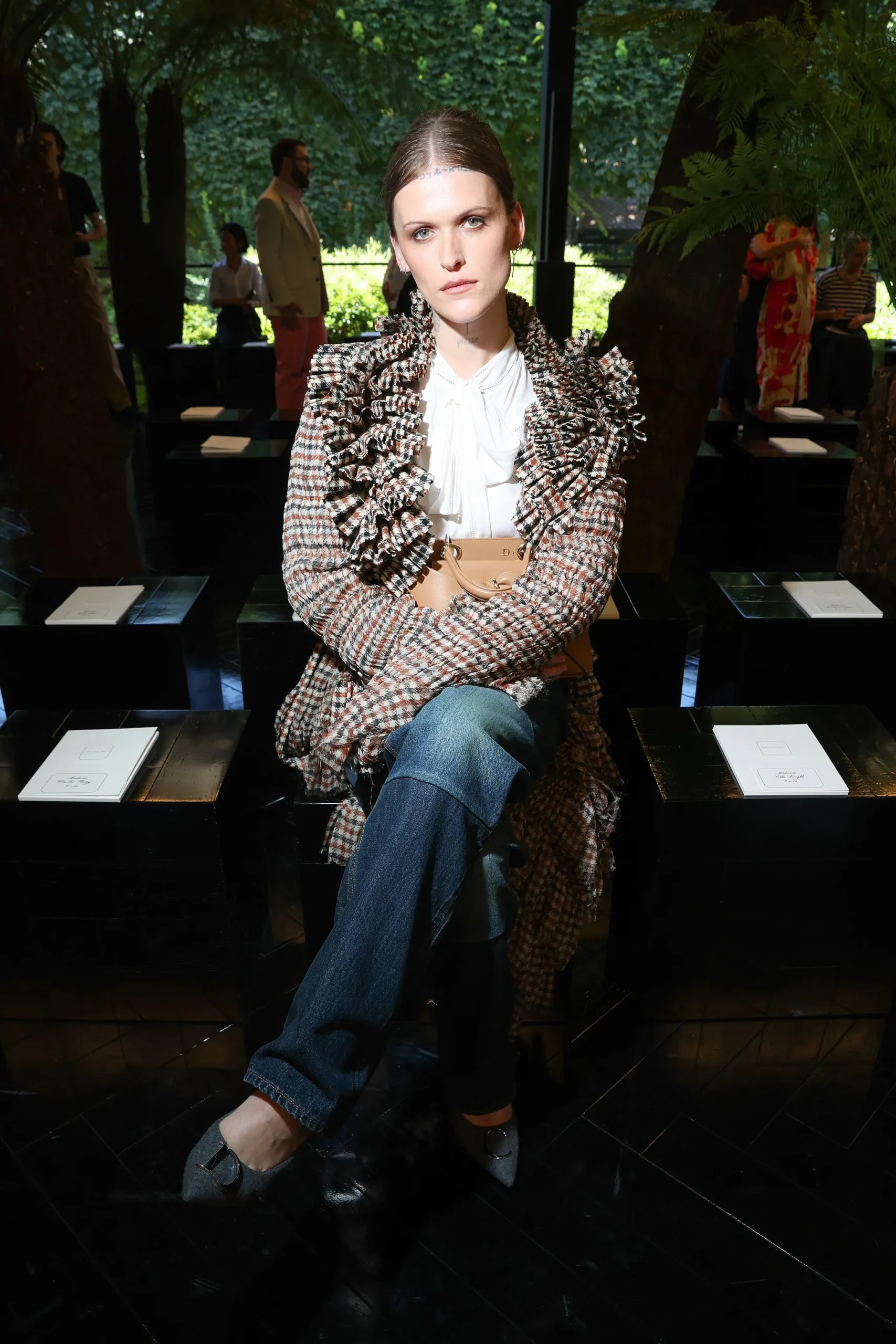 Ethel Cain bij de Dior couture herfst/winter 2026-show in Parijs