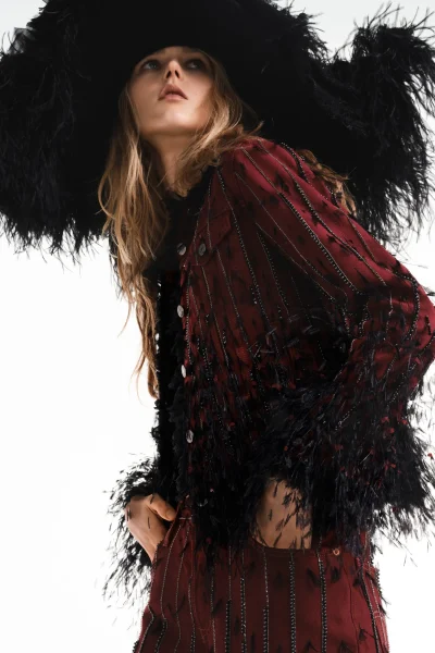 levis-is-onherkenbaar-dankzij-een-couture-inspired-collab-met-designer-christelle-kocher-399865