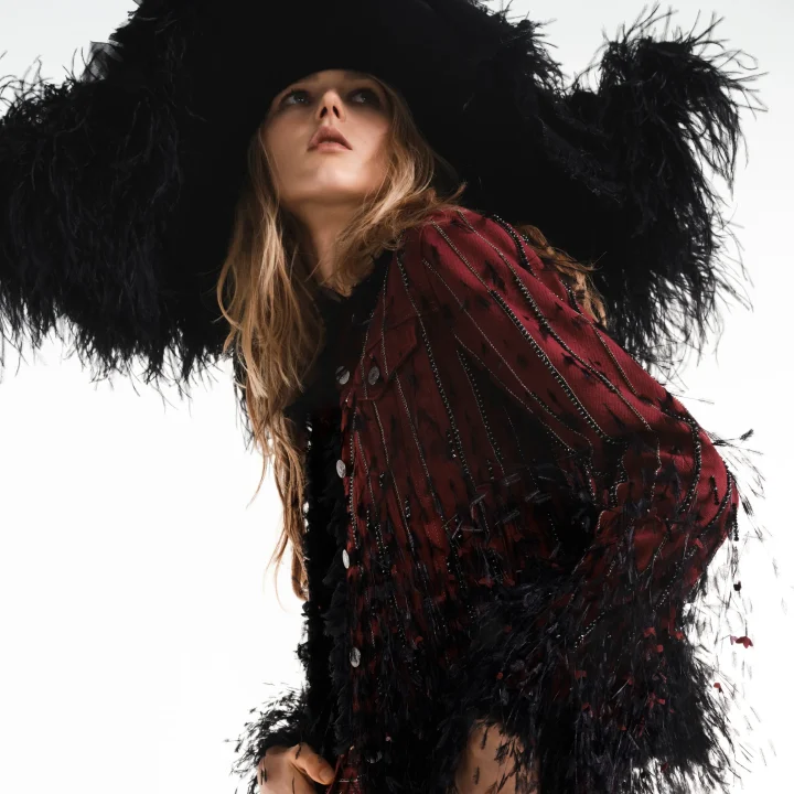 levis-is-onherkenbaar-dankzij-een-couture-inspired-collab-met-designer-christelle-kocher-399865