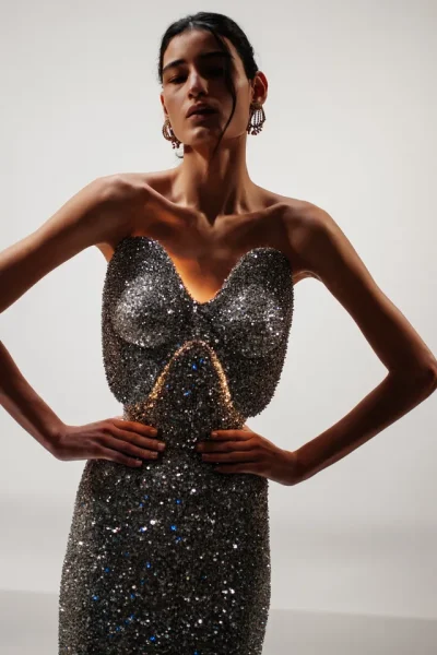 schiaparelli-upclose-bekijk-de-mesmerizing-details-van-daniel-roseberrys-couturecollectie-399912