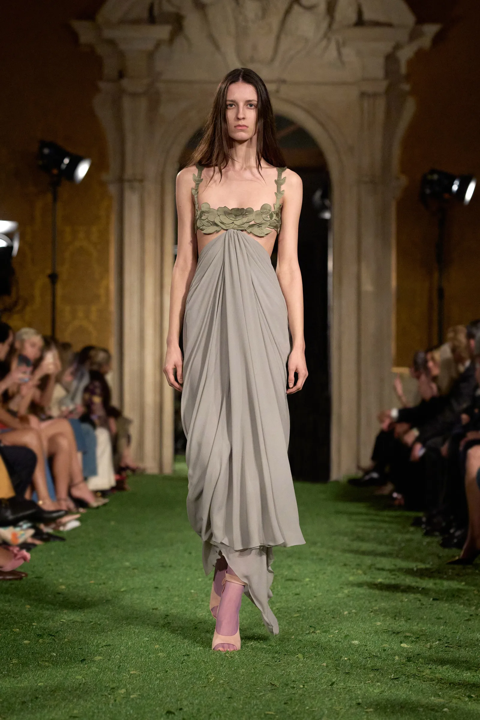 Zendaya's look van Valentino herfst/winter 2026