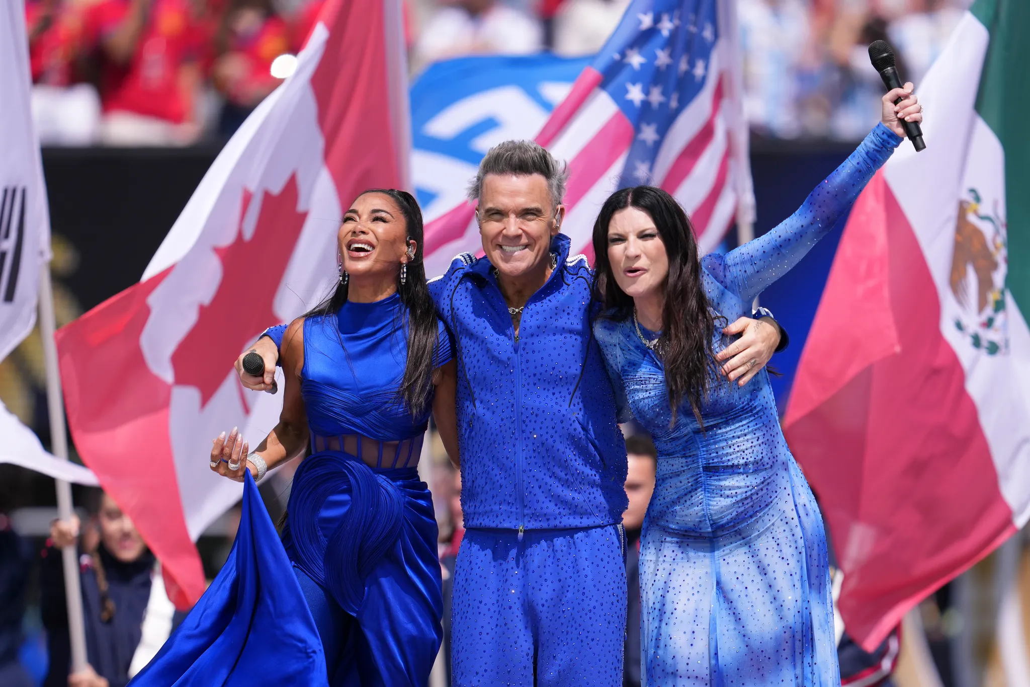 Robbie Williams, Nicole Scherzinger en Laura Pausini bij de WK-finale 2026