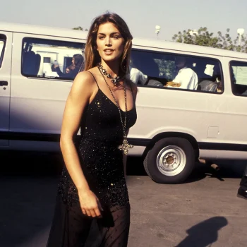 kaia-gerber-lijkt-als-twee-druppels-water-op-haar-supermodel-mom-402821