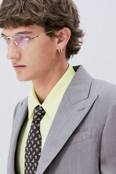 lords-of-the-rings-de-hoop-earring-voor-mannen-neemt-de-runway-over-405187