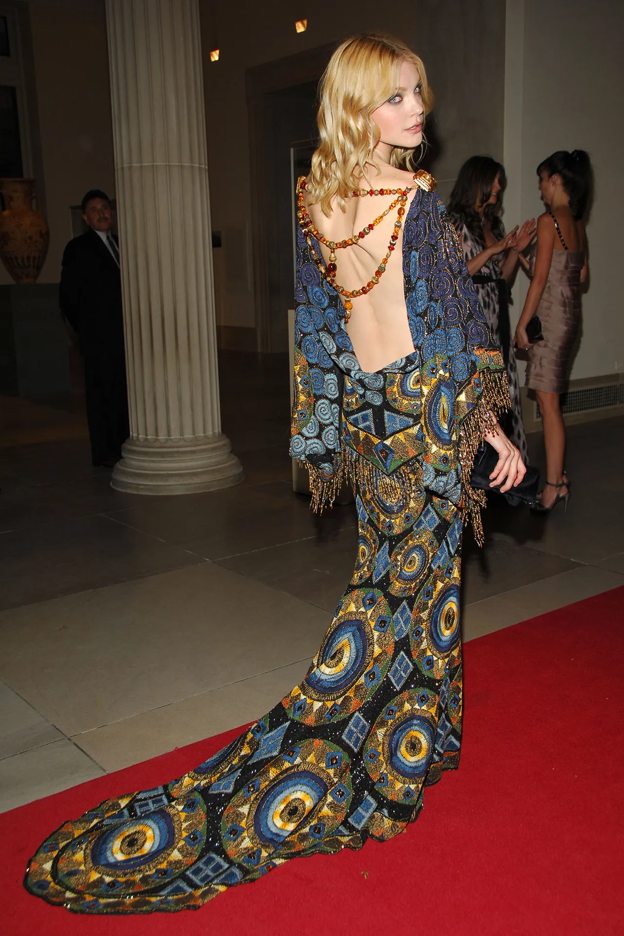 Jessica Stam in John Galliano op het Met Gala