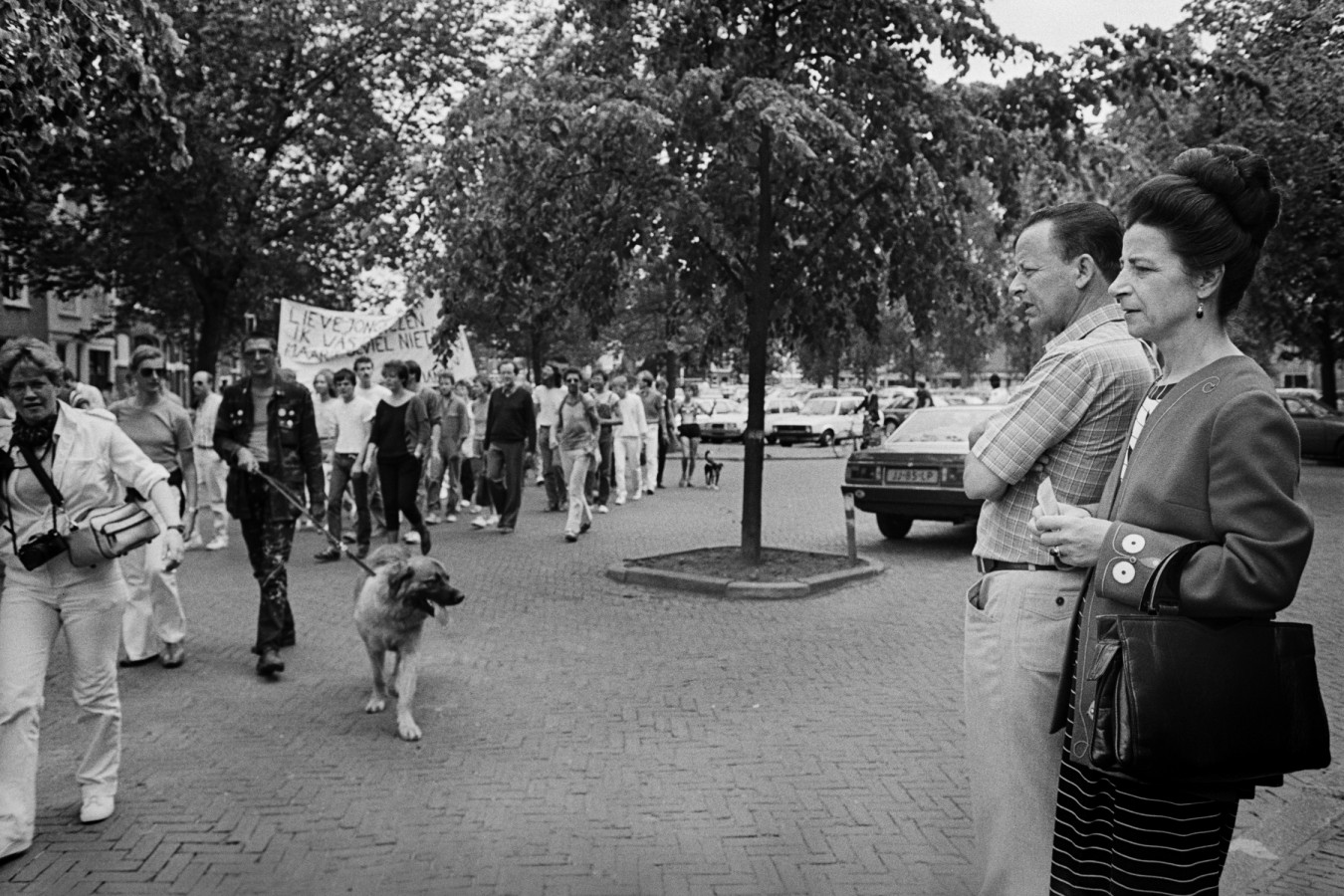 De queer community captured by Erwin Olaf: Protest op Roze Zaterdag in Leiden, 1983.