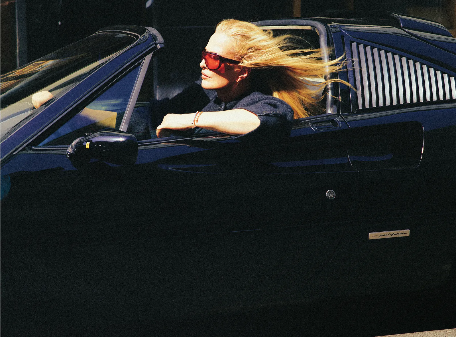 Karen Mulder in coverstory van Vogue Germany door Sean & Seng