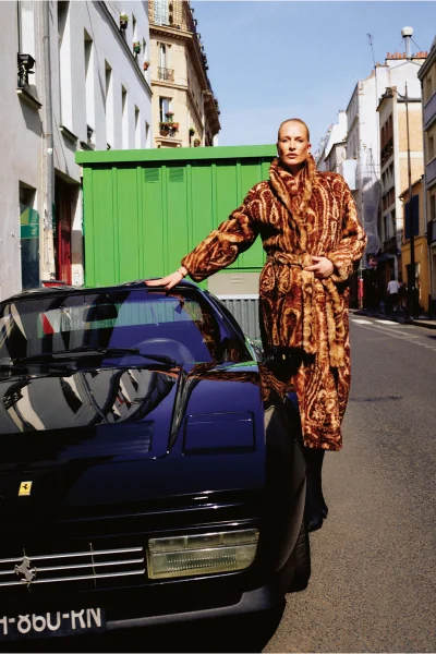 supermodel-karen-mulder-keert-na-20-jaar-terug-met-een-vogue-cover-ik-wilde-alleen-maar-dat-al-die-verschrikkelijke-dingen-zouden-stoppen-404735