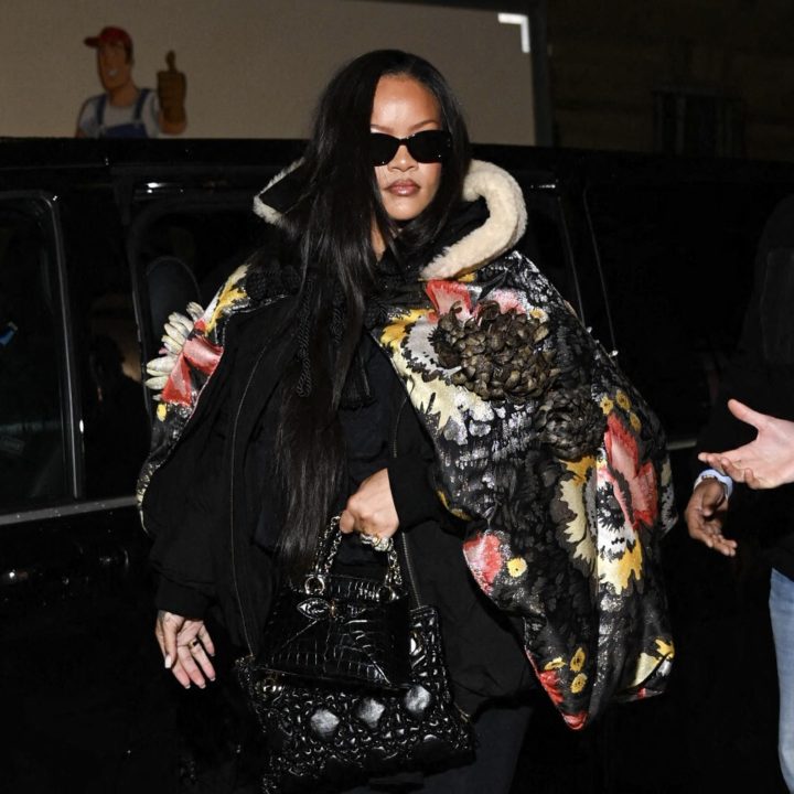 rihanna-charlize-theron-en-jlaw-roepen-een-nieuwe-klassieker-uit-tot-de-it-bag-van-de-zomer-403916