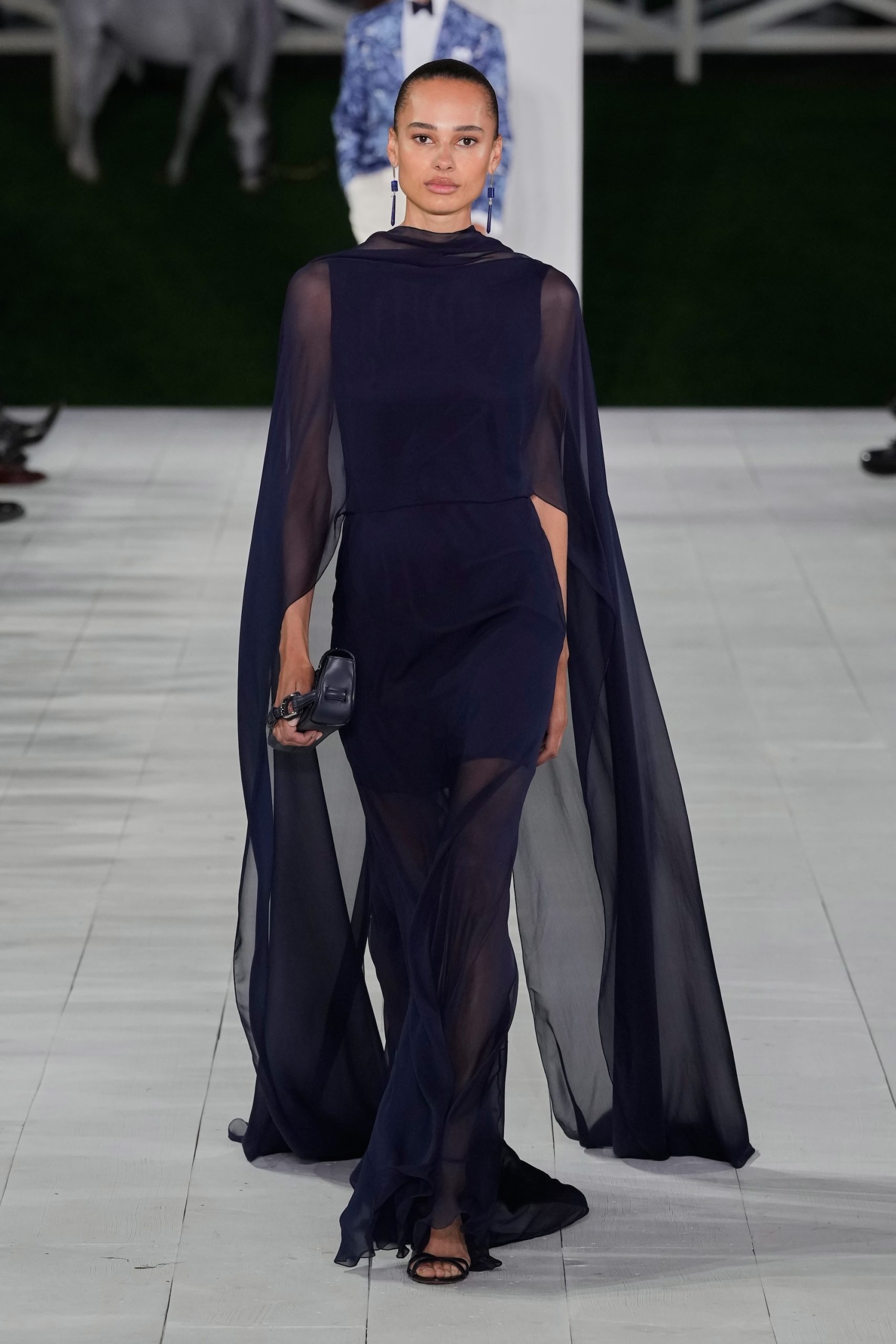 Annemary Aderibigbe op de catwalk bij Ralph Lauren lente/zomer 2025