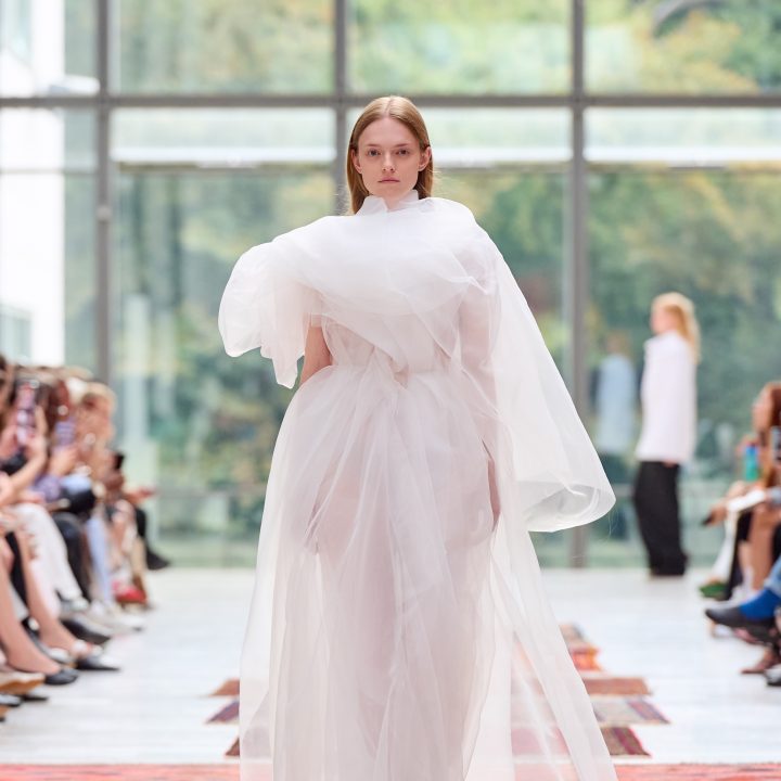 waarom-iedereen-het-heeft-over-deze-georgische-ontwerper-tijdens-copenhagen-fashion-week-402952