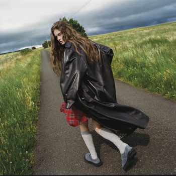 met-19-graden-en-regen-op-lowlands-in-deze-cool-girl-approved-outfits-ben-je-daar-zelfs-blij-mee-404439