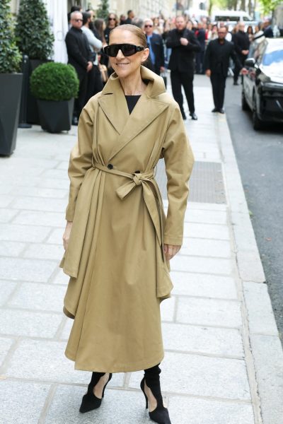 celine-dion-is-gearriveerd-in-parijs-en-bevestigt-de-sculptural-tussenjas-van-het-seizoen-405488