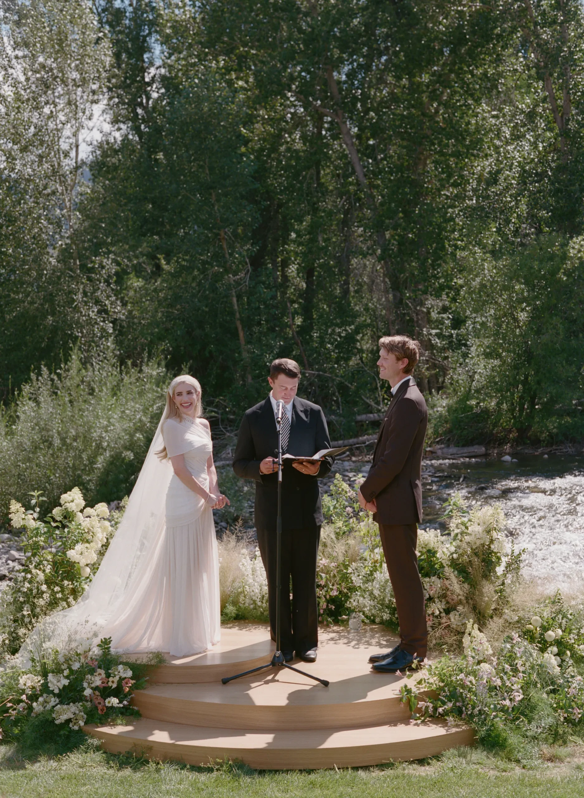 De bruiloft van Emma Roberts en Cody John