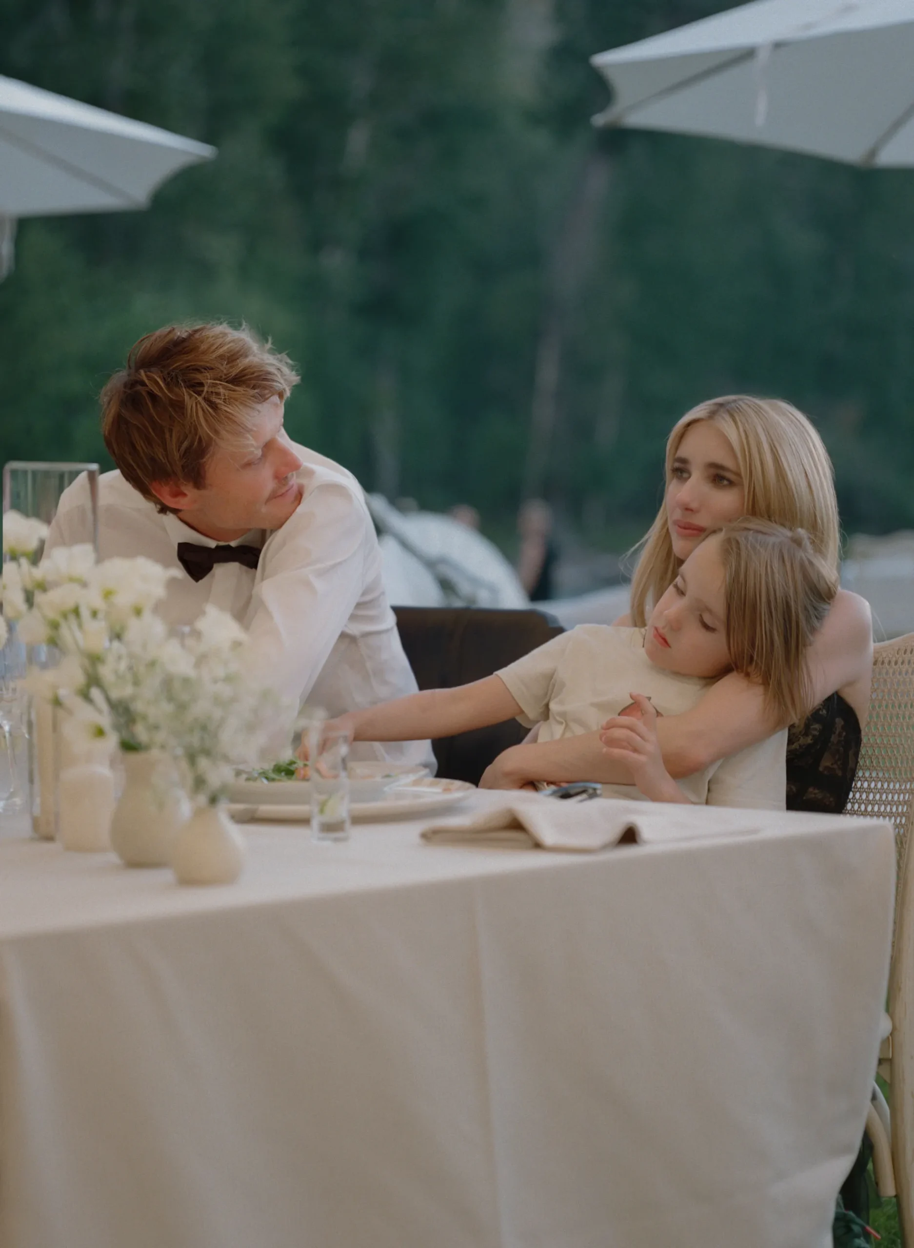 De bruiloft van Emma Roberts en Cody John