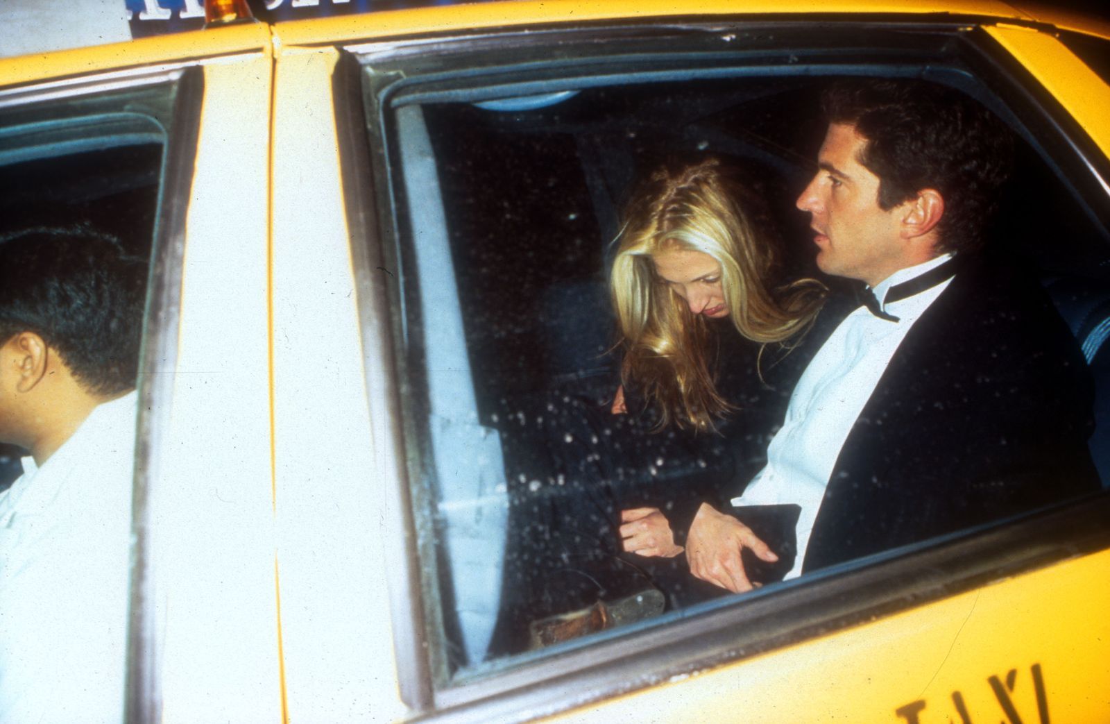  Carolyn Bessette Kennedy en John F. Kennedy Jr. 