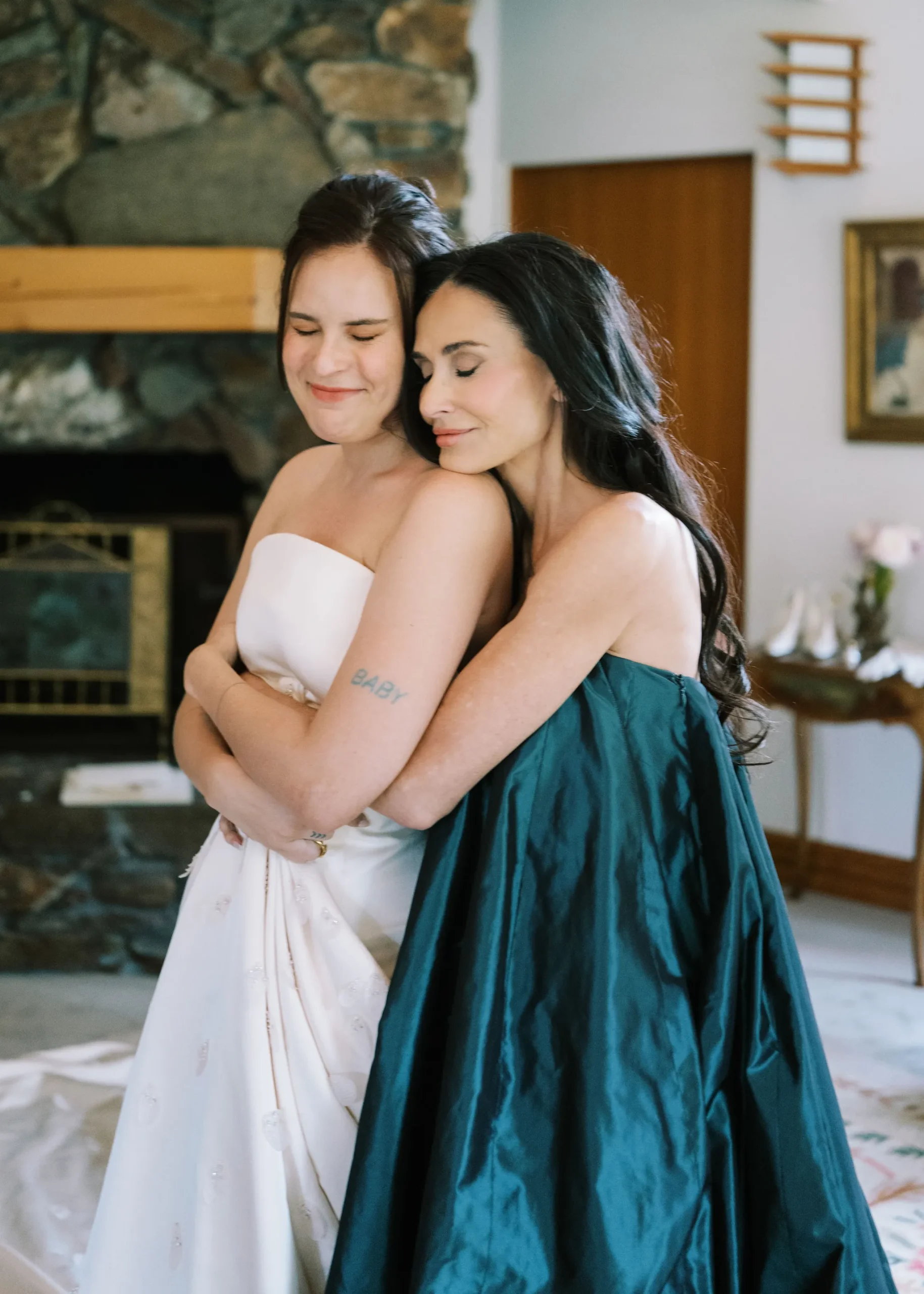 De bruiloft van Tallulah Willis en Justin Acee