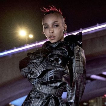 fka-twigs-en-romeo-beckham-zijn-de-ultieme-london-guides-in-de-nieuwe-burberry-campagne-406549