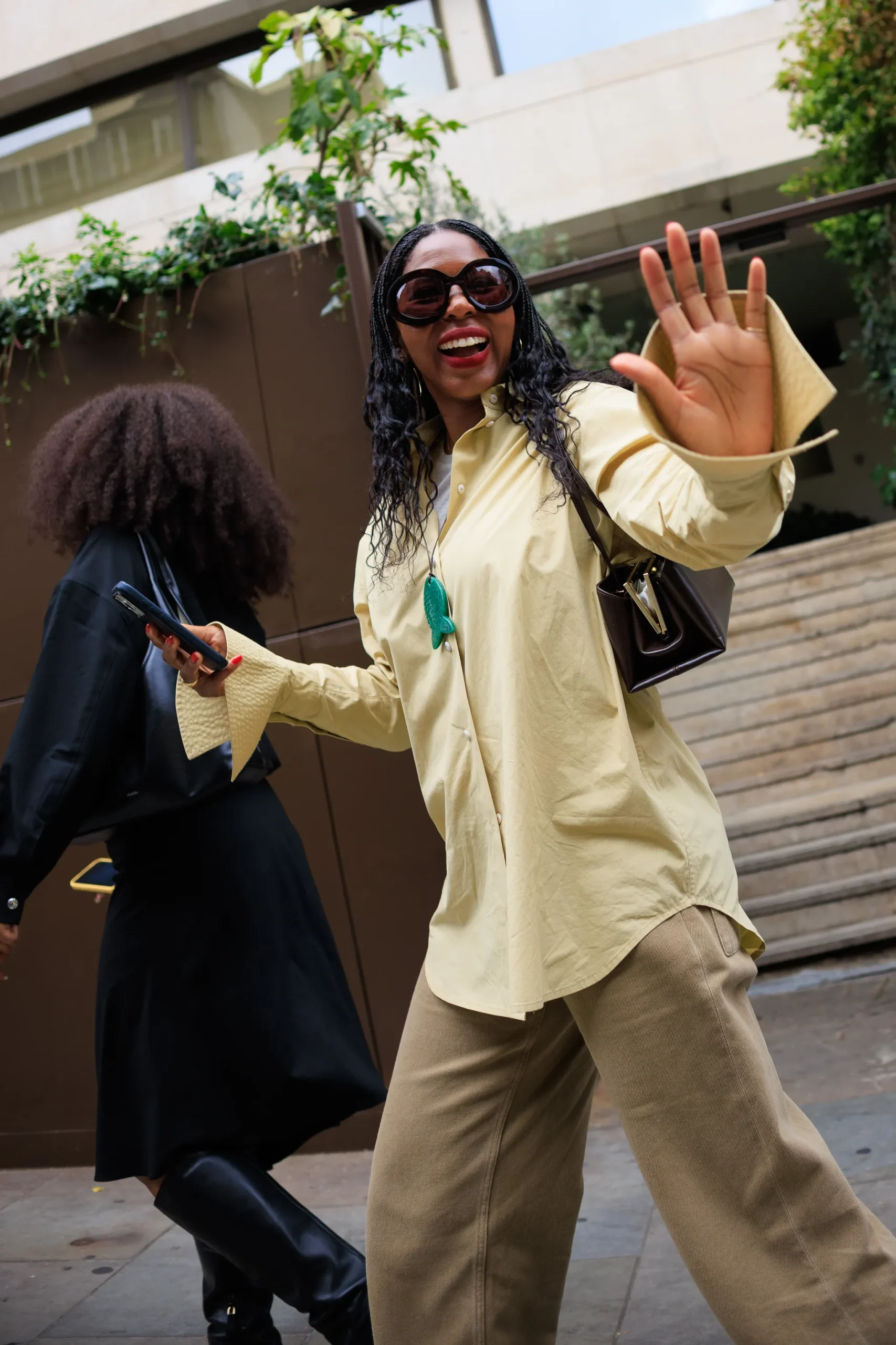 Vrouw tijdens London Fashion Week