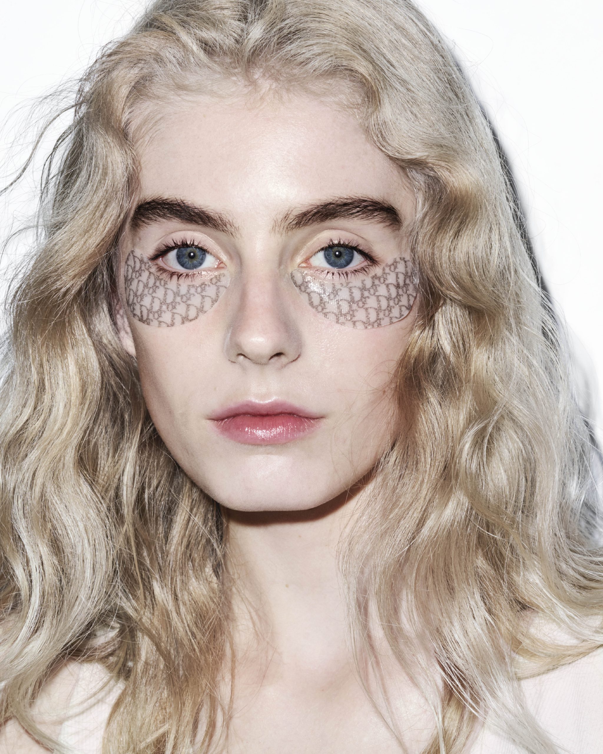 What in the eye patch is going on? De sliceable eye patches-oorlog en de hilarische reacties van beautymerken