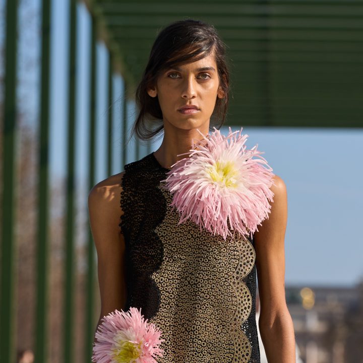 florals-for-fall-zeker-groundbreaking-als-het-aan-de-herfstcollecties-van-deze-designers-ligt-406325