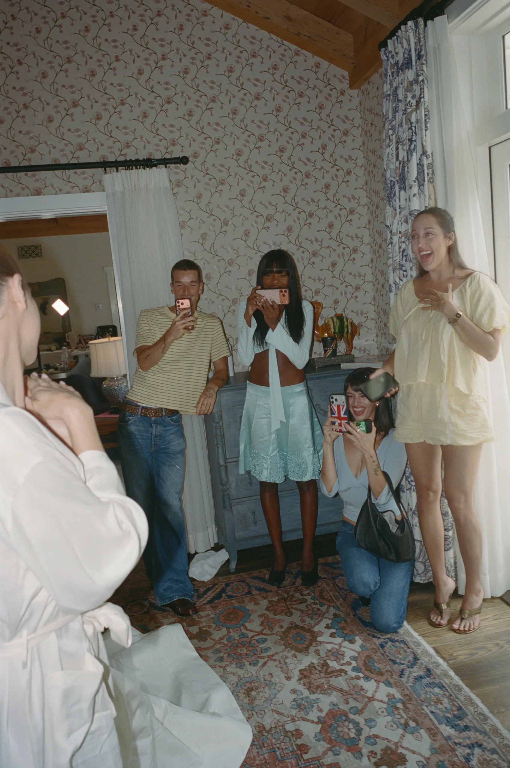 De bruiloft van Claudia en Finneas, de broer van Billie Eilish