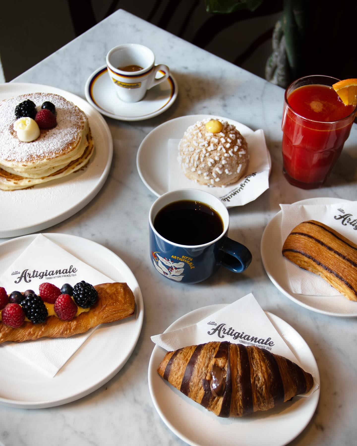 Koffie en croissants