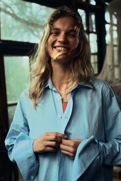 een-pleidooi-voor-the-boring-blue-shirt-zo-maak-je-de-corporate-staple-fun-409692