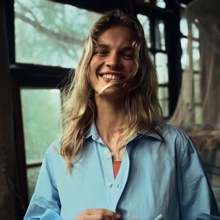een-pleidooi-voor-the-boring-blue-shirt-zo-maak-je-de-corporate-staple-fun-409692