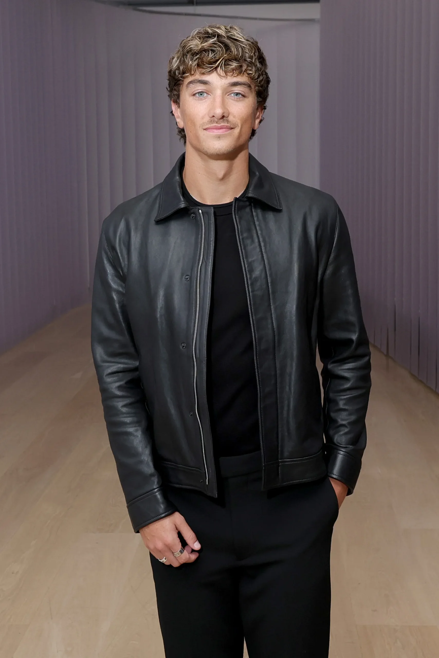Gavin Casalegno bij Simkhai