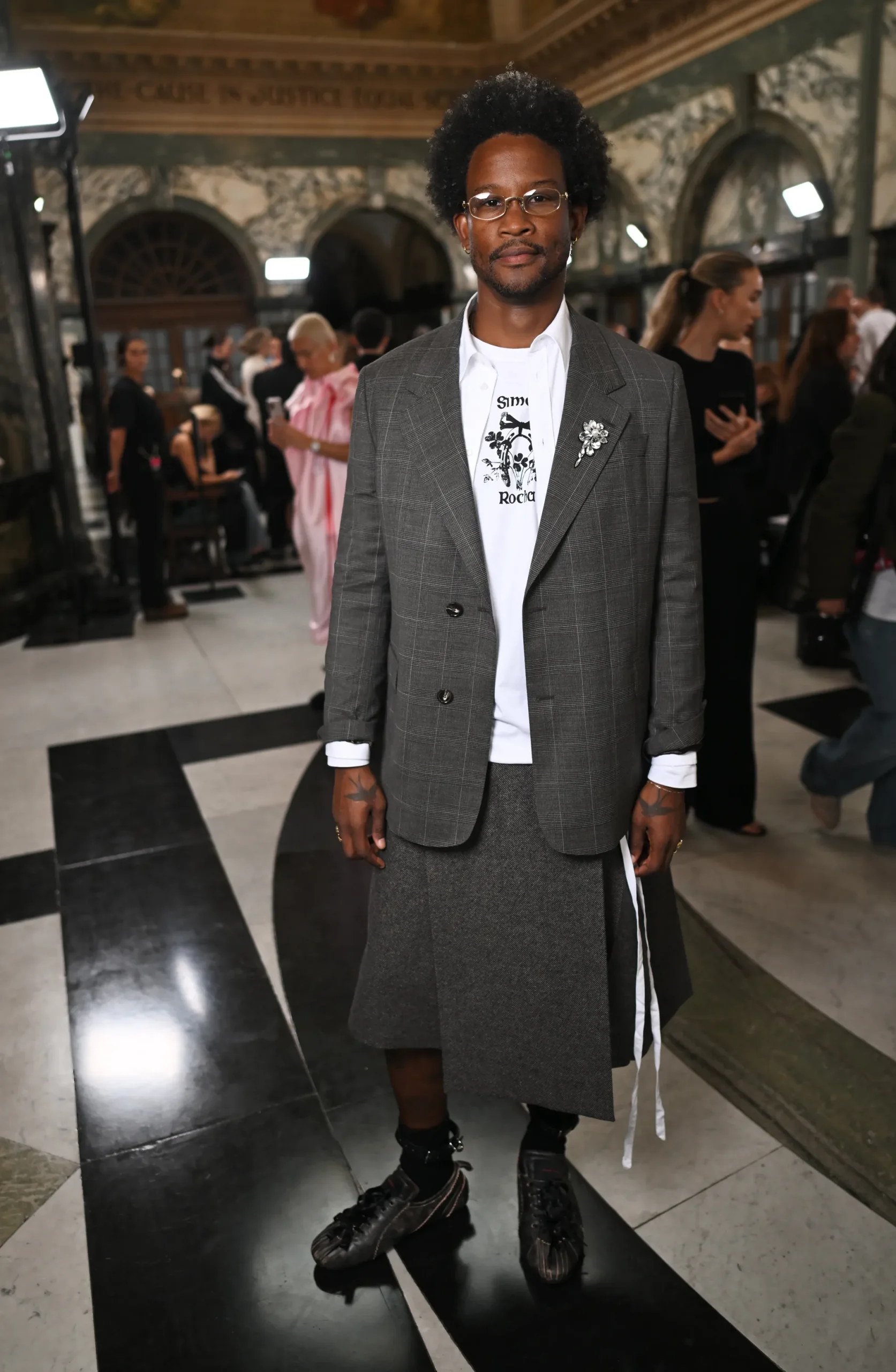 Akinola Davies Jr. bij Simone Rocha