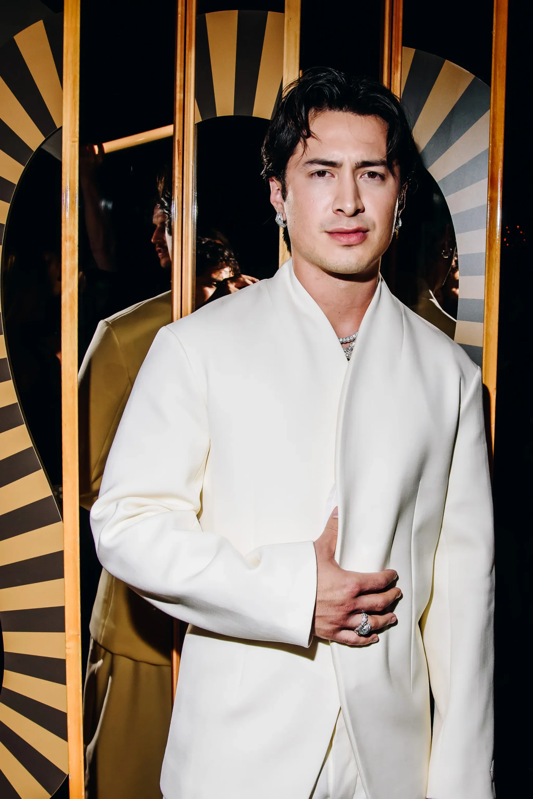Hudson Williams bij het Bvlgari event