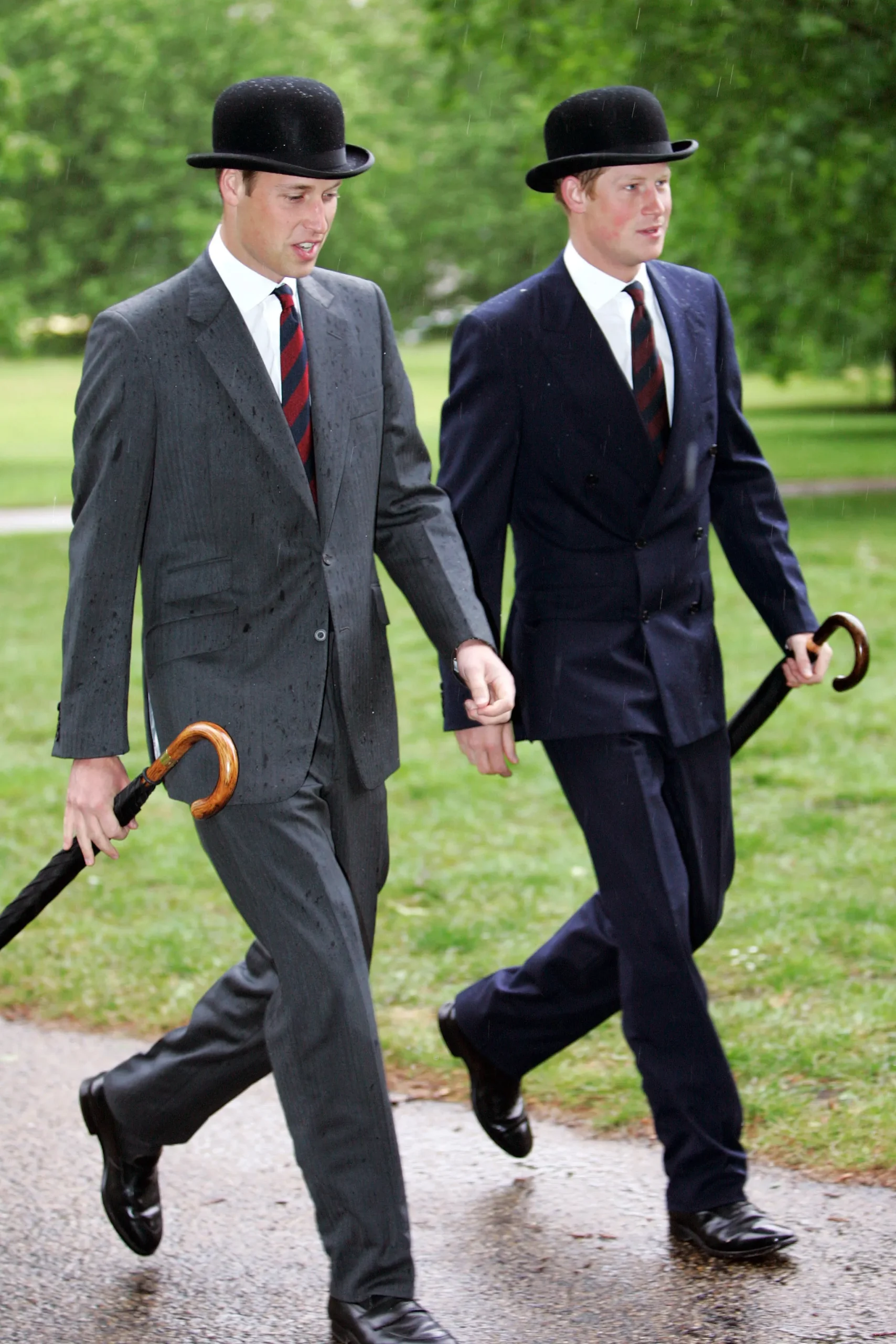 Prins Harry en prins William bij de jaarlijkse parade van de Cavalry Old Comrades Association in Hyde Park, Londen, in 2007.