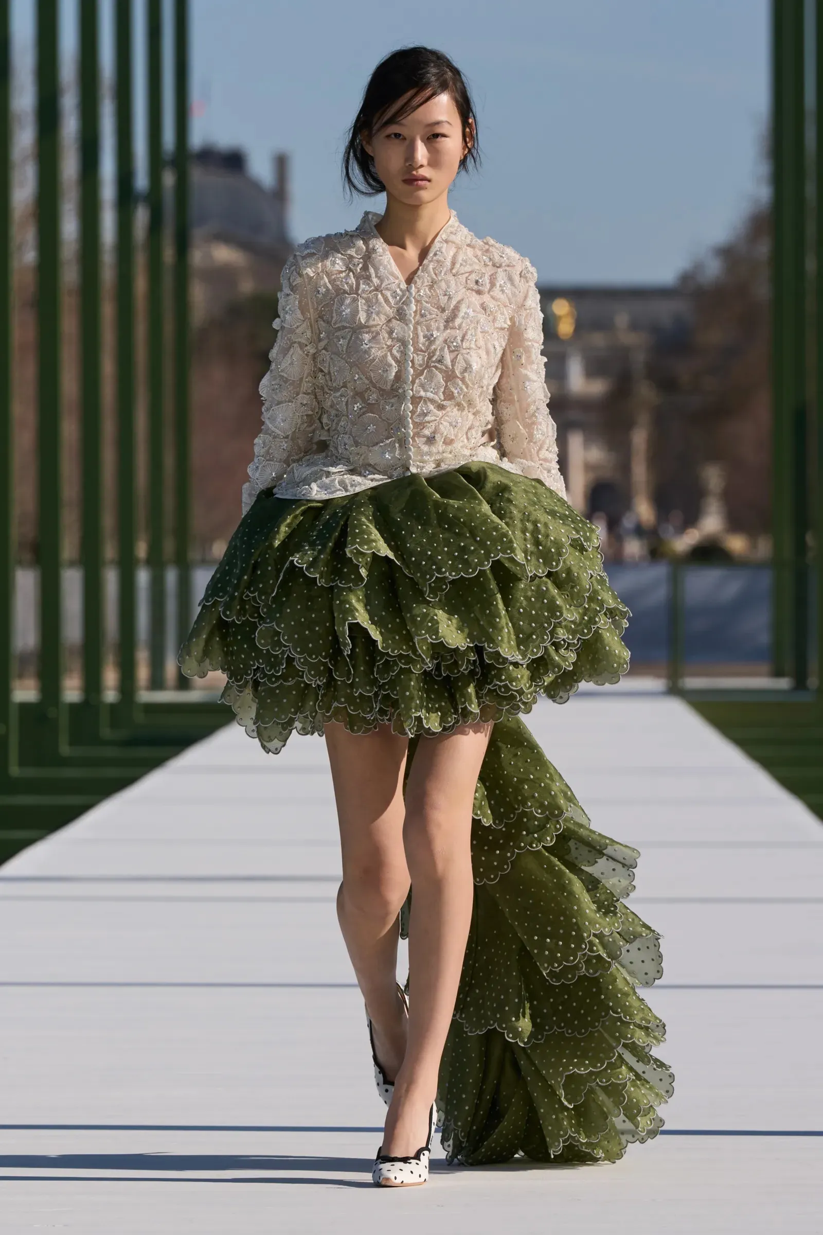 Ruchesrok bij Christian Dior