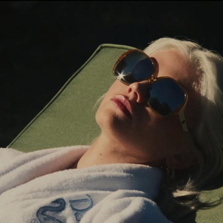 tinted-glazen-en-aviator-galore-door-de-heerlijke-80s-eyewear-ben-ik-hooked-aan-the-shards-405901