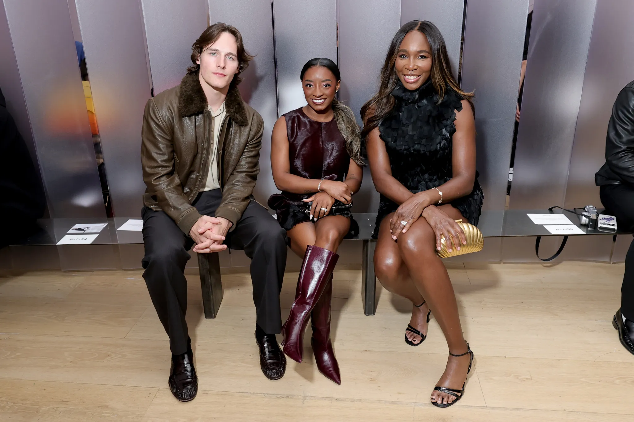 Tyler Kolek, Simone Biles, en Venus Williams bij Simkhai