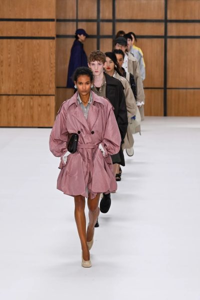 flower-power-gekreukelde-trenchcoats-en-central-cee-burberry-sluit-lfw-af-met-een-bang-408533