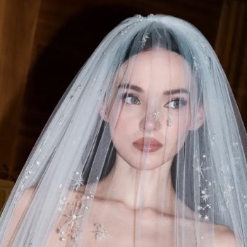 vogue-neemt-je-mee-naar-de-laatste-fitting-van-dove-camerons-hemelse-wedding-dress-van-valentino-in-rome-409545