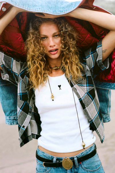de-fall-pieces-waar-fashion-insiders-dit-najaar-naar-grijpen-voor-een-nonchalante-look-409310