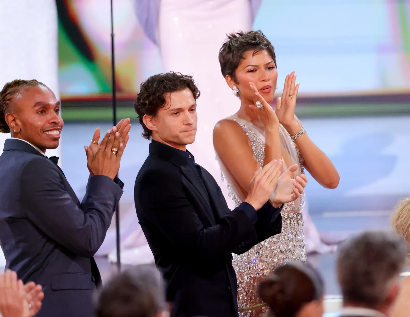 Een van de foto's binnen bij de Emmy Awards 2026