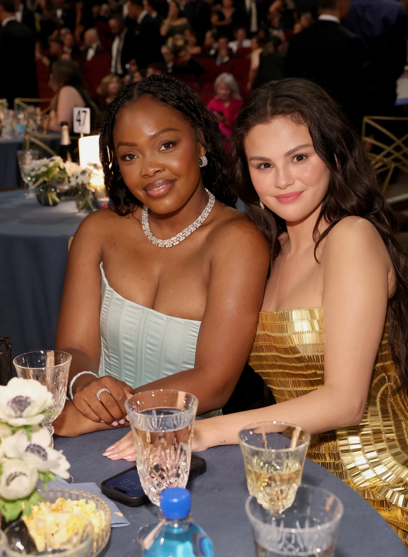 Een van de foto's binnen bij de Emmy Awards 2026