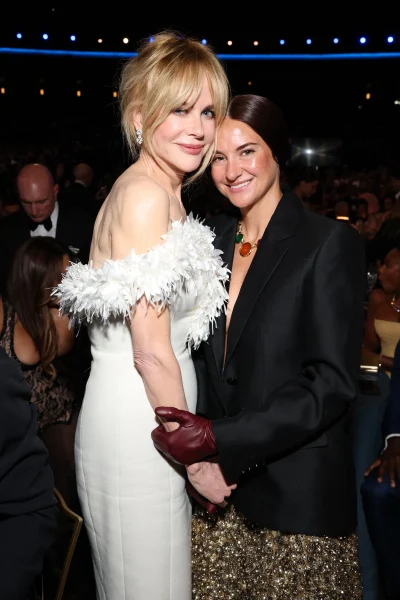 inside-the-emmys-de-leukste-candid-fotos-van-de-emmy-awards-2026-407540