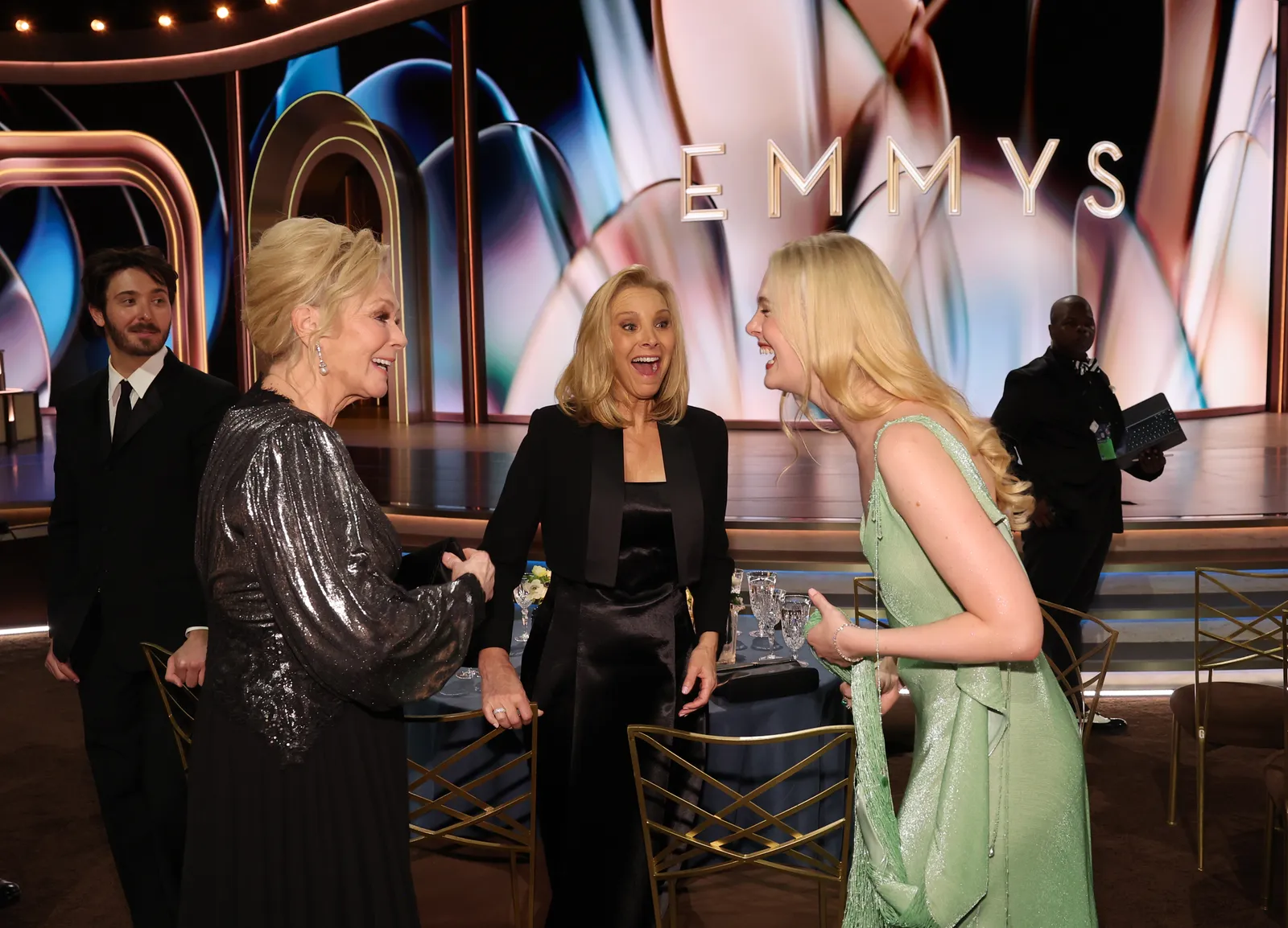 Een van de foto's binnen bij de Emmy Awards 2026