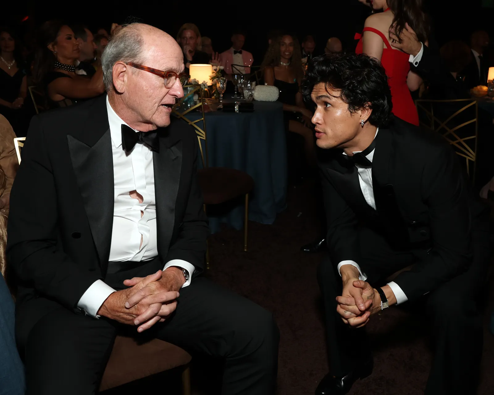 Een van de foto's binnen bij de Emmy Awards 2026