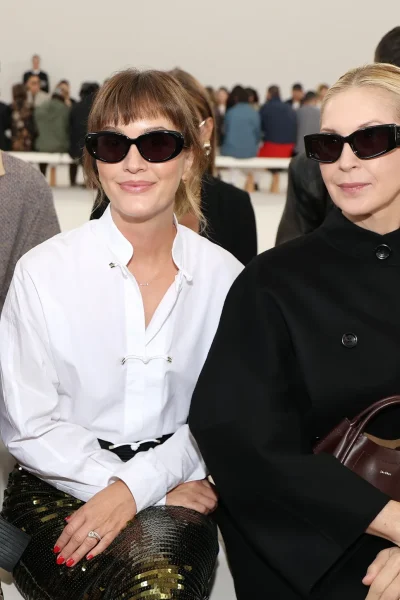 op-de-front-row-tijdens-milan-fashion-week-spotten-we-een-mini-gossip-girl-reunie-409172