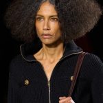 Stephanie Cavalli, een van de oudere modellen die we het herfst/winter 2026-seizoen veel op de catwalk hebben gezien