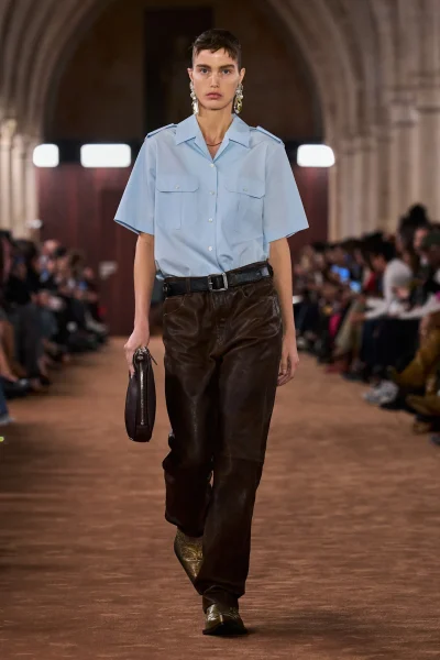 wrong-shoe-wrong-shirt-weten-gen-zers-dan-echt-niet-hoe-ze-een-goede-look-moeten-samenstellen-408185