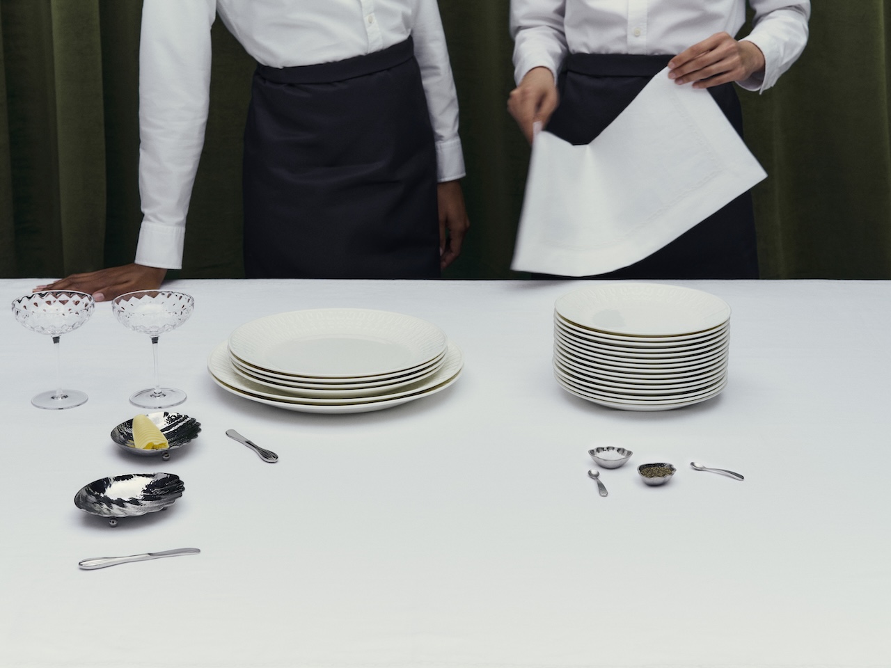 Tafel met servies van Victoria Beckham Westwing